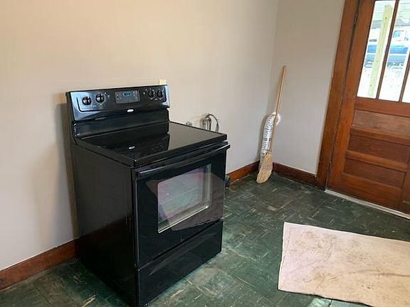 4th image of 517 E Emerald Ave