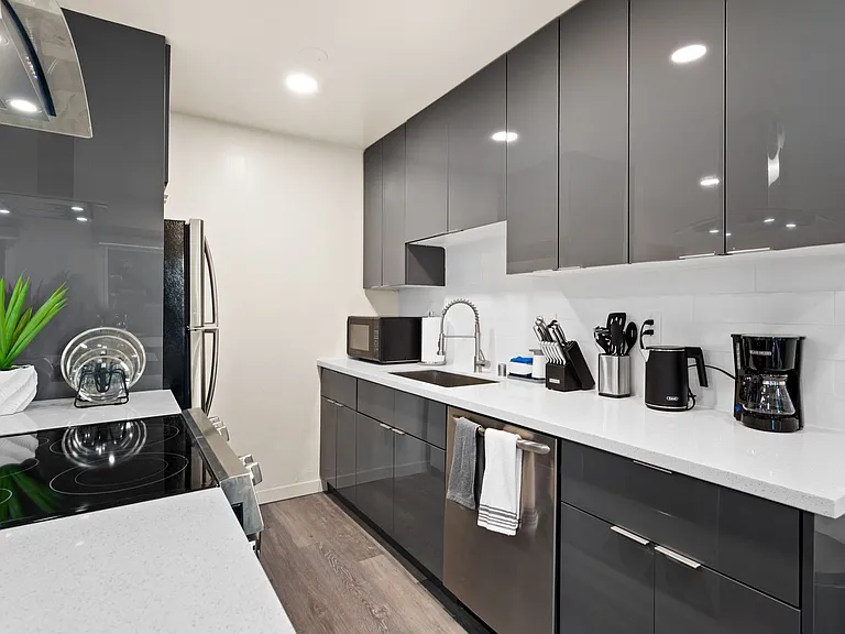 Dunster Dr Apartments, Five Minute Walk to Downtown Campbell — Photo 11