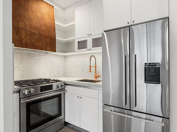 4th image of 18 Melrose St #4R