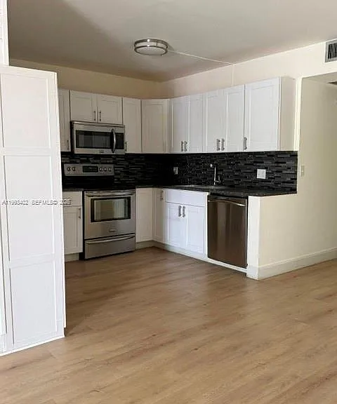 251 SW 132nd Way #204H — Photo 7