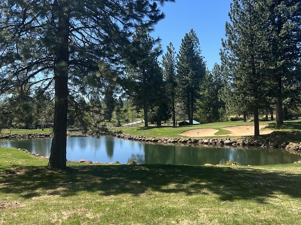 2nd image of 214 Manor Dr