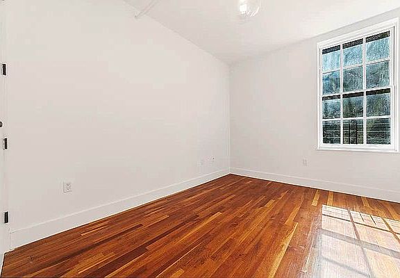 3rd image of 184 Bainbridge St #211