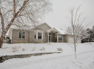 2811 Clover Pl SW, Rochester, MN 55902