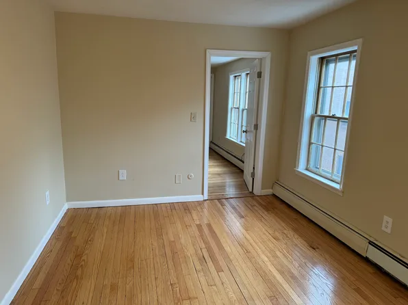 29 Bowdoin St #4, Worcester, MA 01609