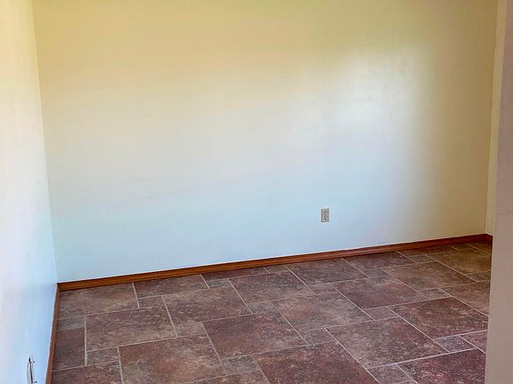 5th image of 702 Countryside Dr
