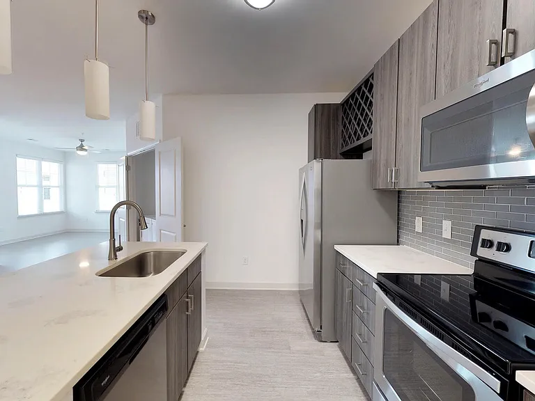 Legacy Mount Pleasant Apartments — Photo 32