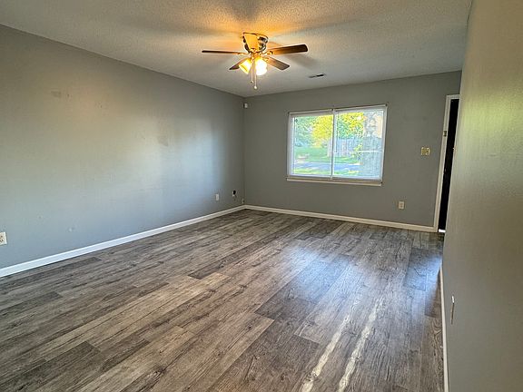 5th image of 3421 S Brampton Ln