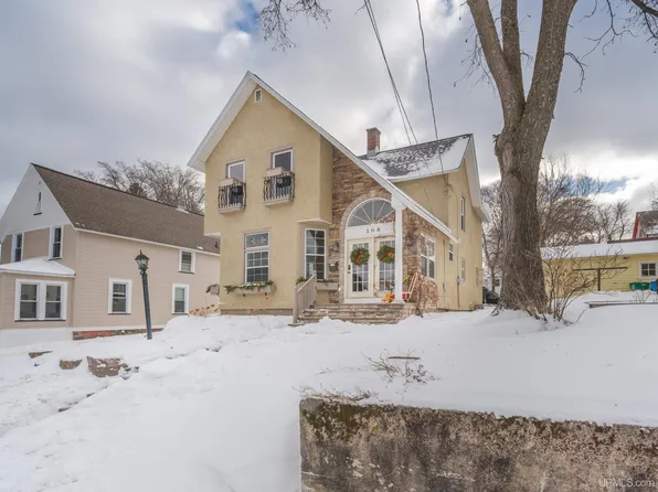 108 E Park St, Marquette, MI 49855