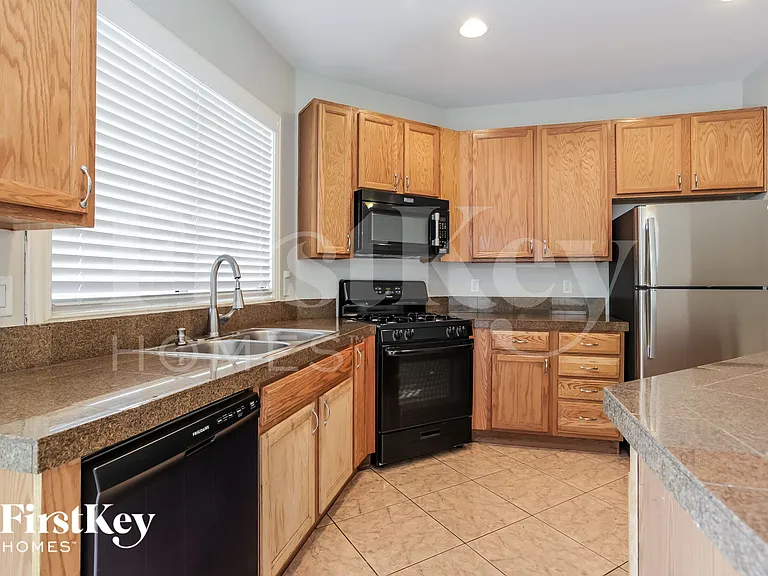 9100 Little Horse Ave — Photo 6