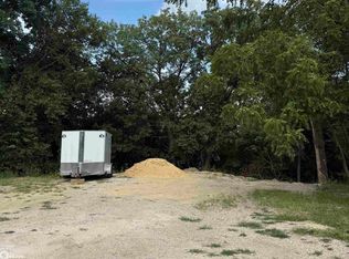 1148 E Ridge Dr, Brooklyn, IA 52211