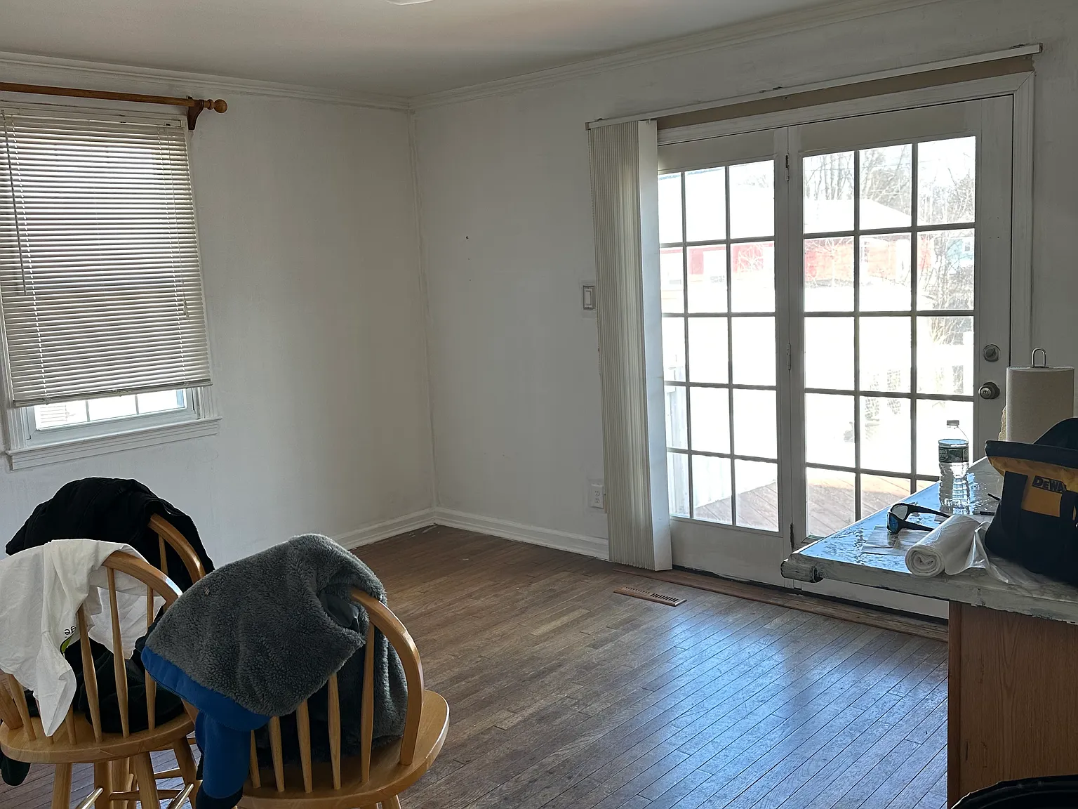 3 bed, 1.5 bath, 1302 sqft, $2,100 — Photo 3