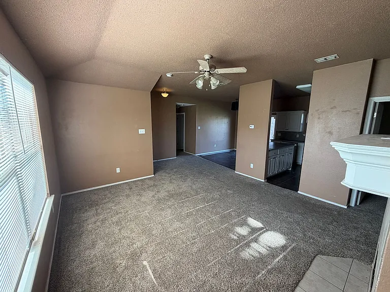 516 N Dover Ave — Photo 2