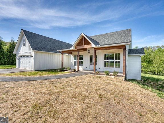 3rd image of 124 Meadow Brooke Ln #2