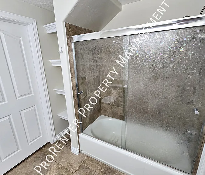 1911 S 1485 W — Photo 27