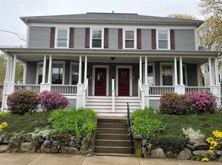 27 Topsfield Rd APT 1, Ipswich, MA 01938