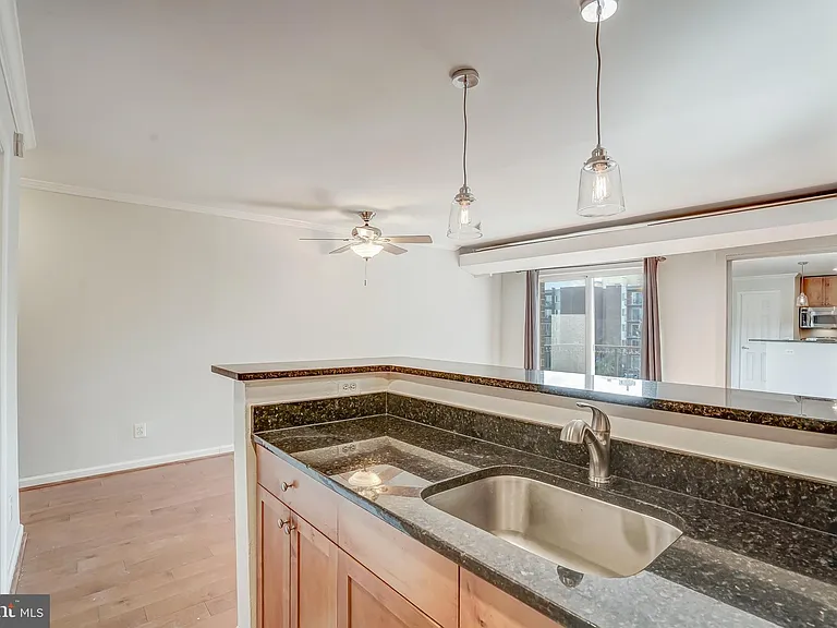 75 S Reynolds St #403 — Photo 17