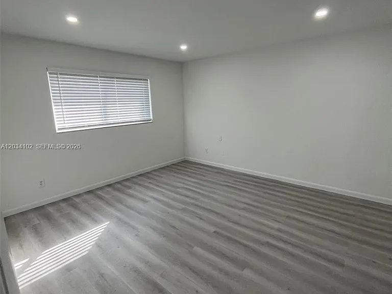 1402 SE 34th St — Photo 11