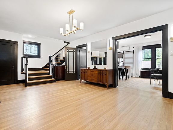 5th image of 2873 Beechwood Blvd