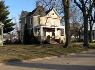 1124 S 4th St, Pekin, IL