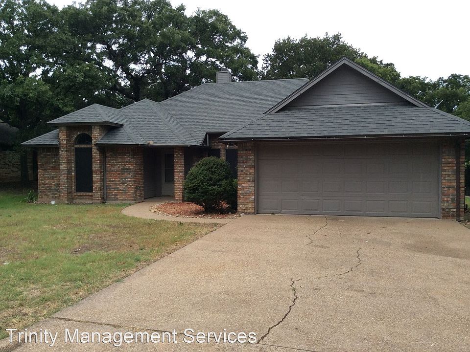 1st image of 209 Camelot Dr