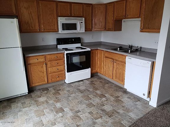 4th image of 1835 Michigan Ave W APT 3