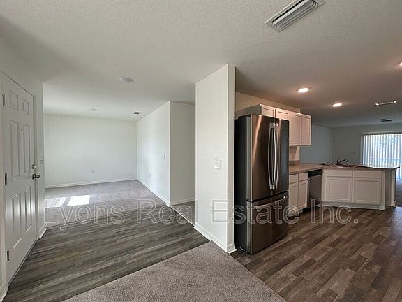 4th image of 1705 NE 33rd Ln