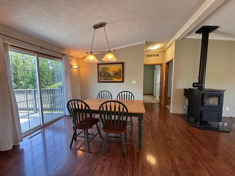 650 Bostwick Rd — Photo 5