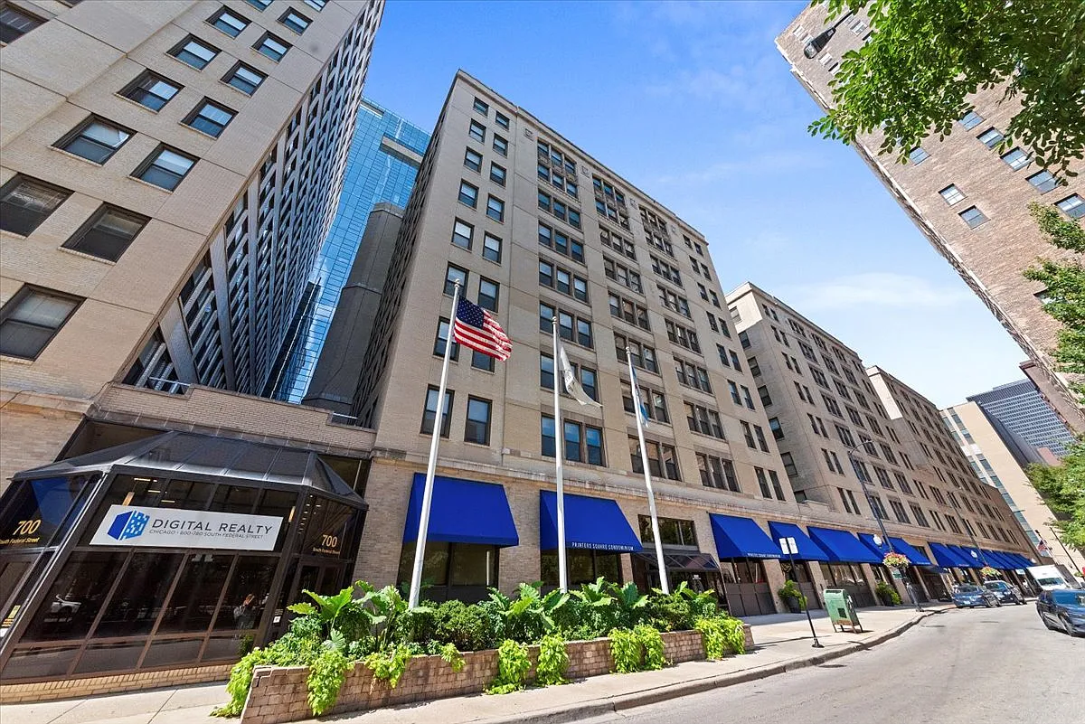 1 bed, 1.0 bath, $2,050 — Photo 1