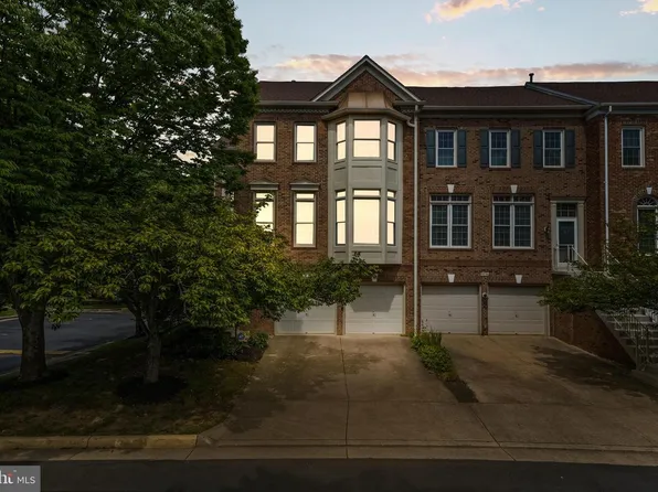 9576 Lagersfield Cir, Vienna, VA 22181