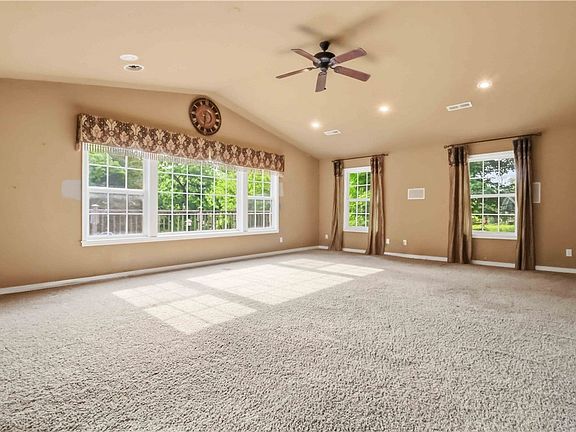 5th image of 2560 Orchard Hill Rd