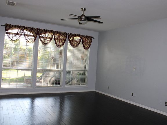 3rd image of 1612 Endicott Dr