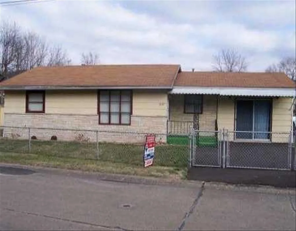 1822 Adams Ave photo 1