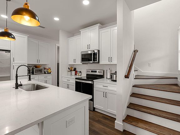 4th image of 135 Clarke Hill Rd