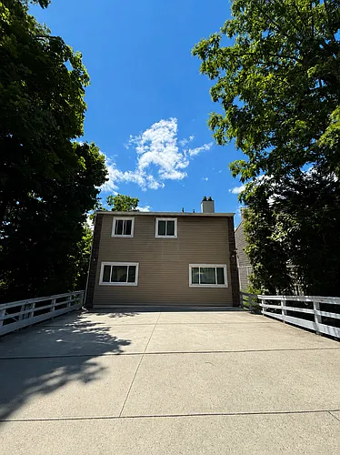 77 Sands Point Rd #1 Photo 1