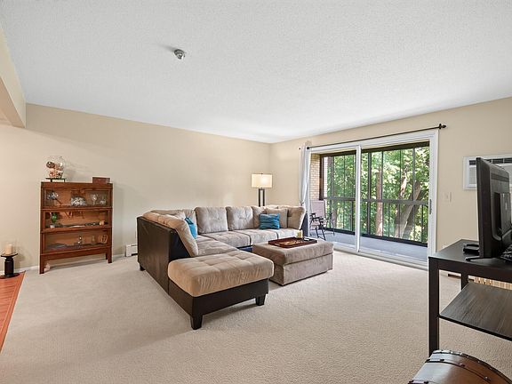 3rd image of 4360 Brookside Ct APT 209