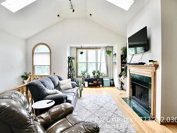 2nd image of 1528 W Cortez St APT 3