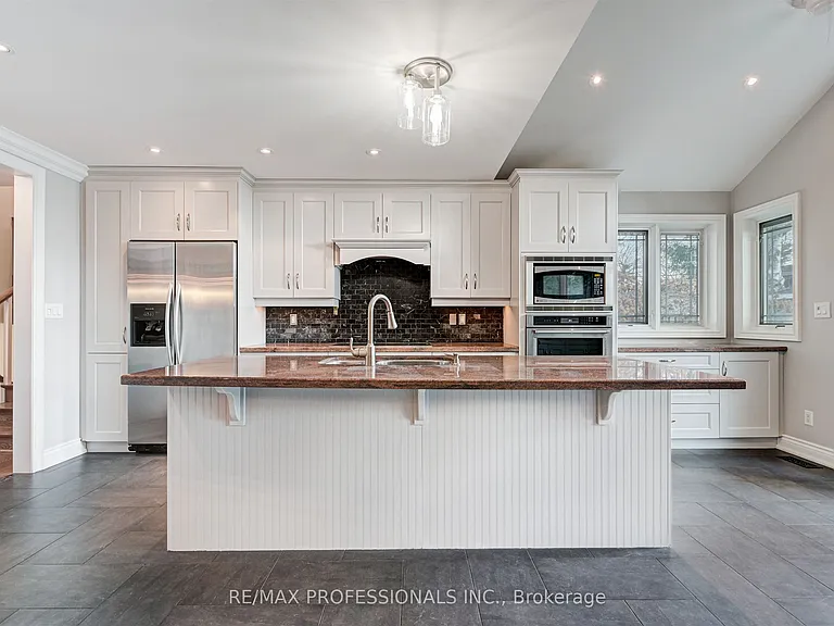 64 Ravensbourne Cres — Photo 7