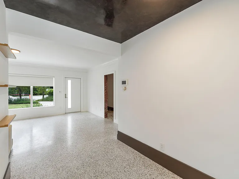 3415 N Flagler Dr — Photo 38