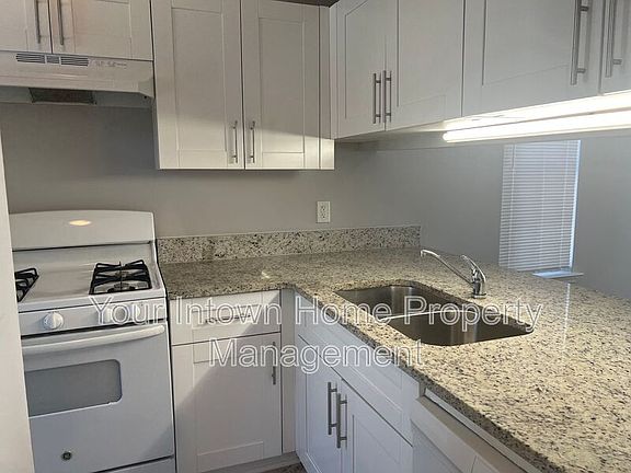 3rd image of 6471 Bedford Ln