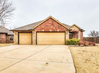 531 W Alamo Court Way, Mustang, OK 73064