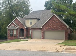 2427 Summer Oak St, Springdale, AR 72762