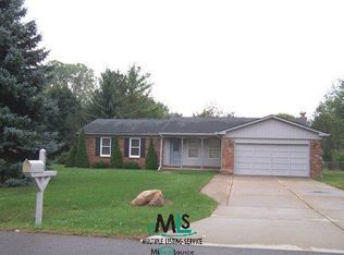 914 Hannah Dr, Troy, MI 48085