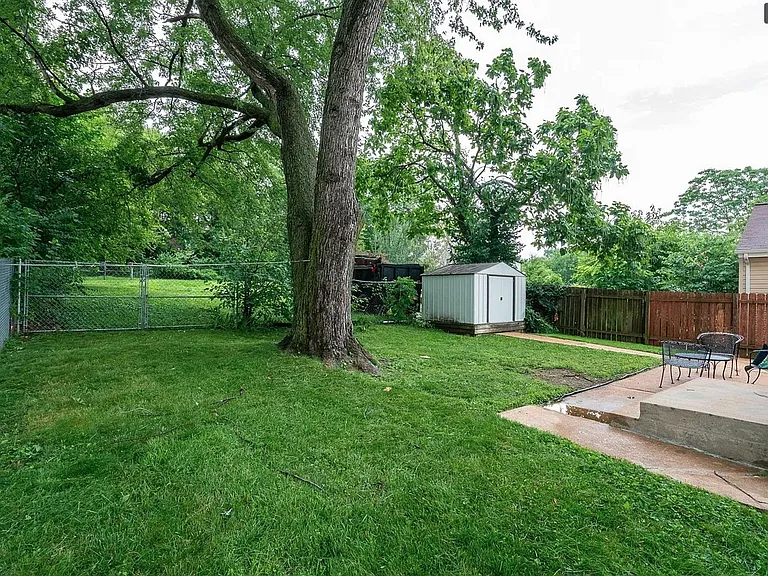 6723 Glades Ave — Photo 11