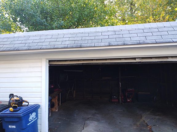 5th image of 2046 Reveley Ave