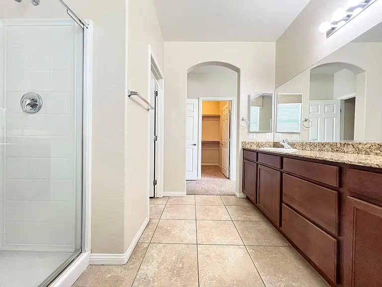 5729 Tideview St — Photo 9