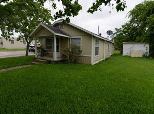 802 S Benavides St, Port Lavaca, TX 77979
