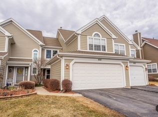 600 Kingsbridge Dr, Carol Stream, IL 60188