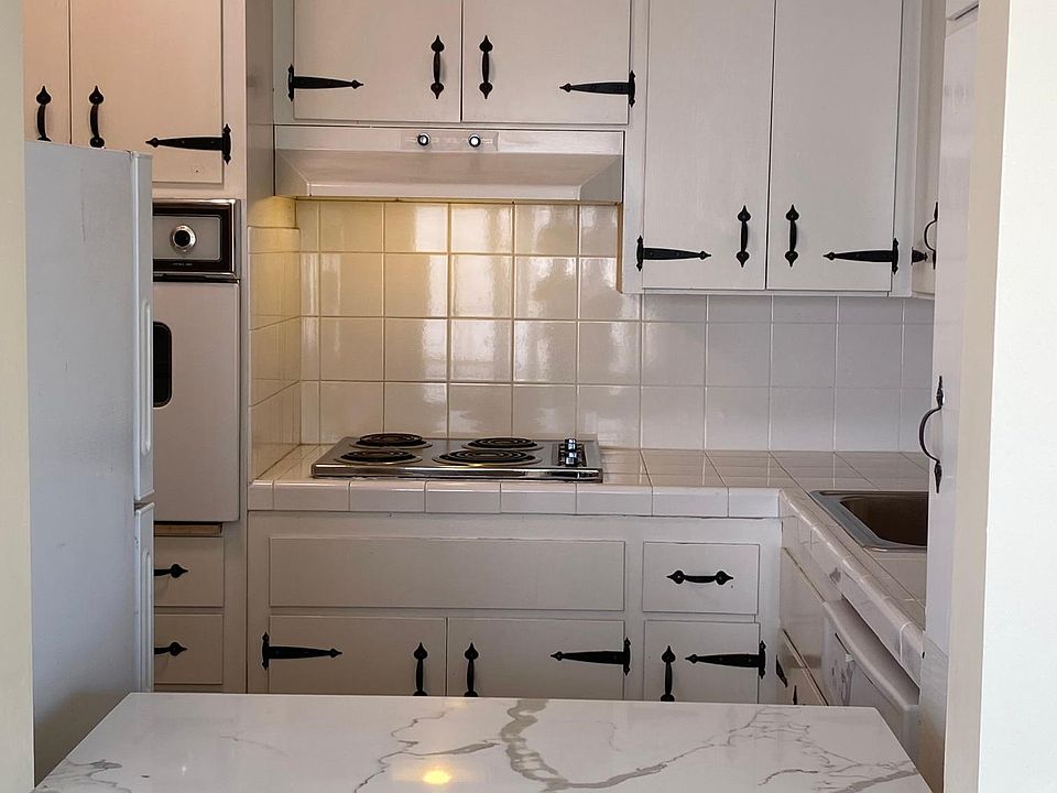 1st image of 1961 Clay St #302