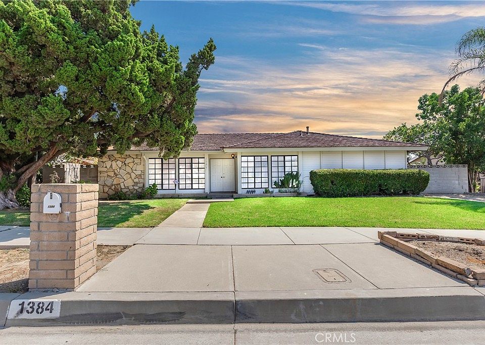 1st image of 1384 N San Antonio Ave