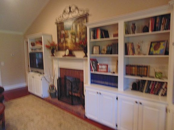4th image of 100 Meadowview Dr